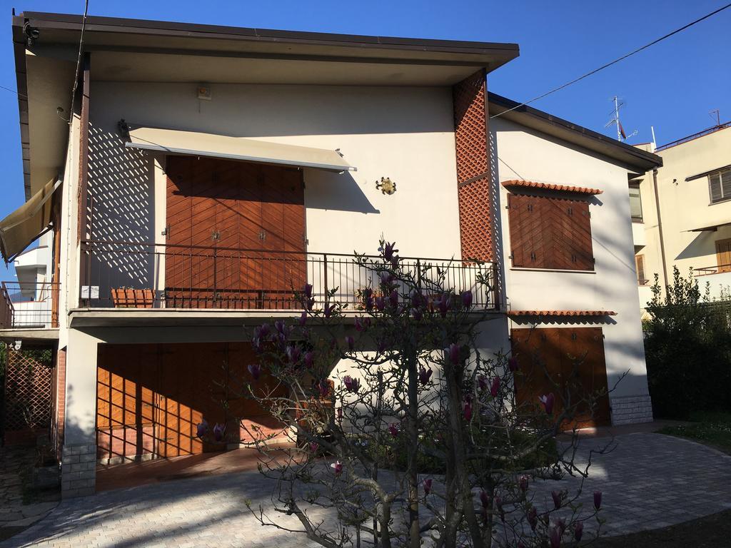La Casa Di Nila Appartement Pisa Buitenkant foto